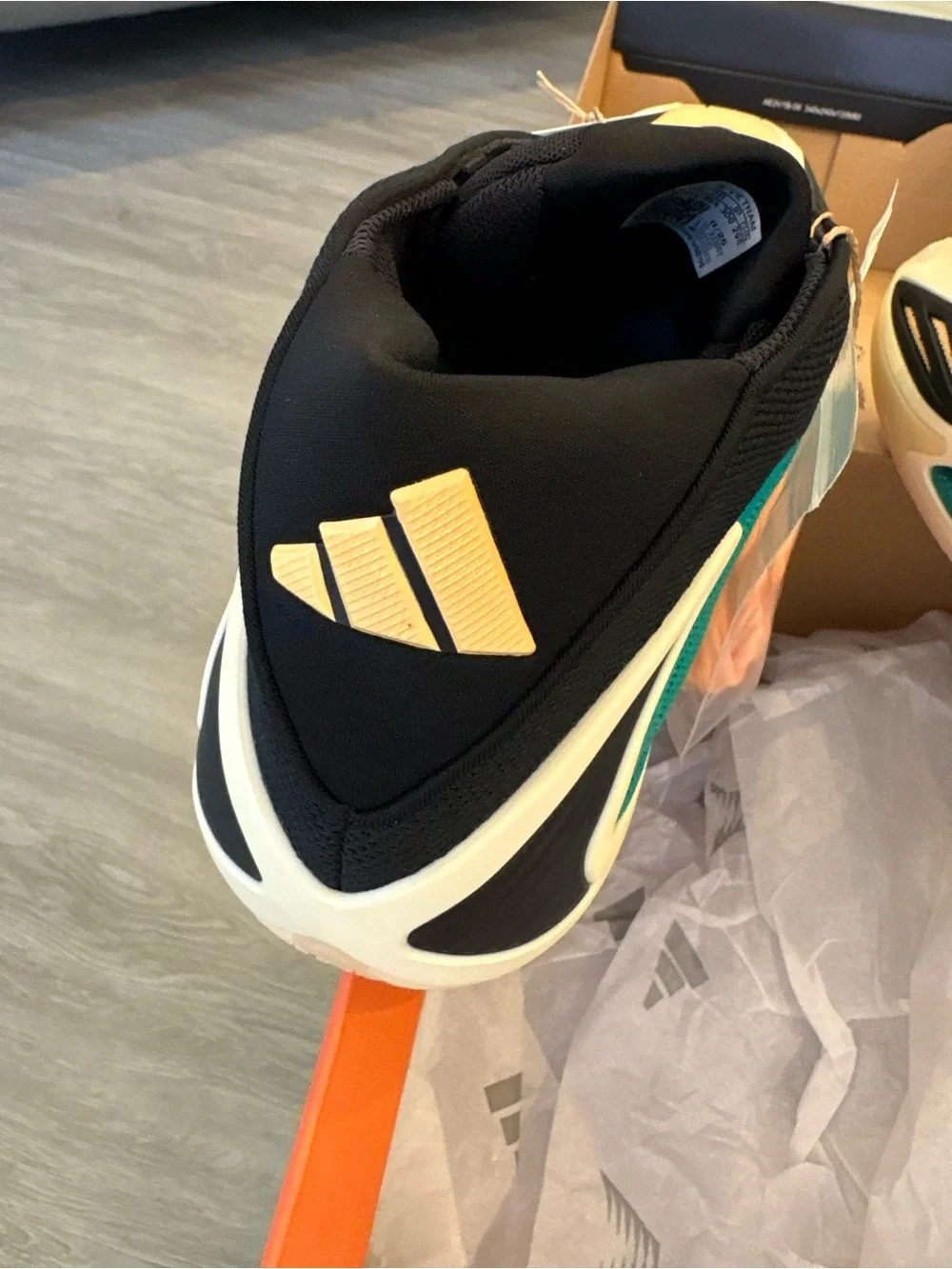 adidas ae2s size